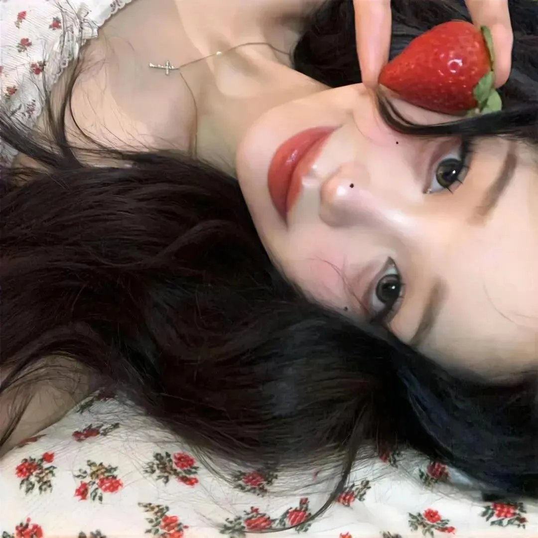 闪婚后！老公装穷装丑装植物人